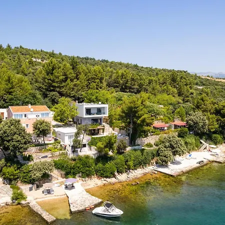 別荘 Karla ポセダリェ