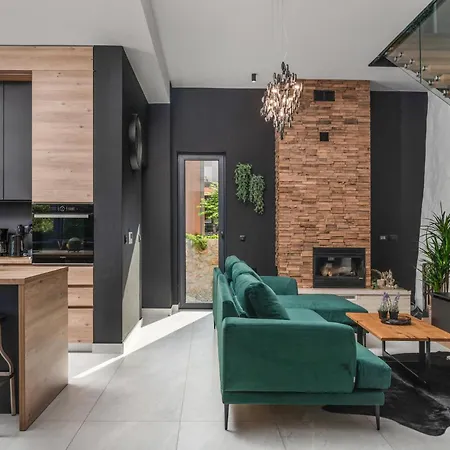 Karla פוסדריה