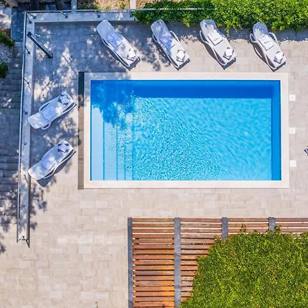 Karla * ポセダリェ