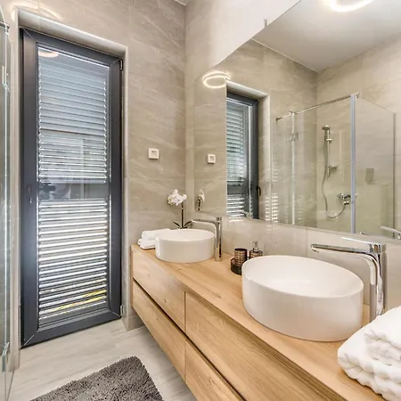 別荘 Karla ポセダリェ