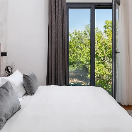 Karla * ポセダリェ