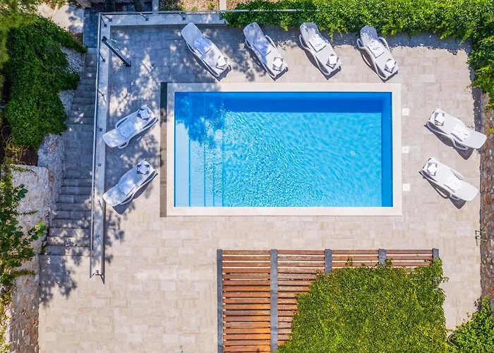 Karla * פוסדריה